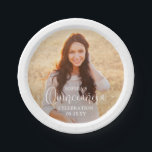 Assiettes En Carton Quinceañera Photo et moderne Script blanc tendance<br><div class="desc">Ajoutez une touche élégante aux décorations de la soirée de la quinceañera avec des plaques de papier rond photo personnalisées. L'image et toute la formulation de ce modèle sont simples à personnaliser. (CONSEIL EN MATIÈRE DE PLACEMENT D'IMAGE : Une façon simple de positionner une photo exactement comment vous voulez est...</div>