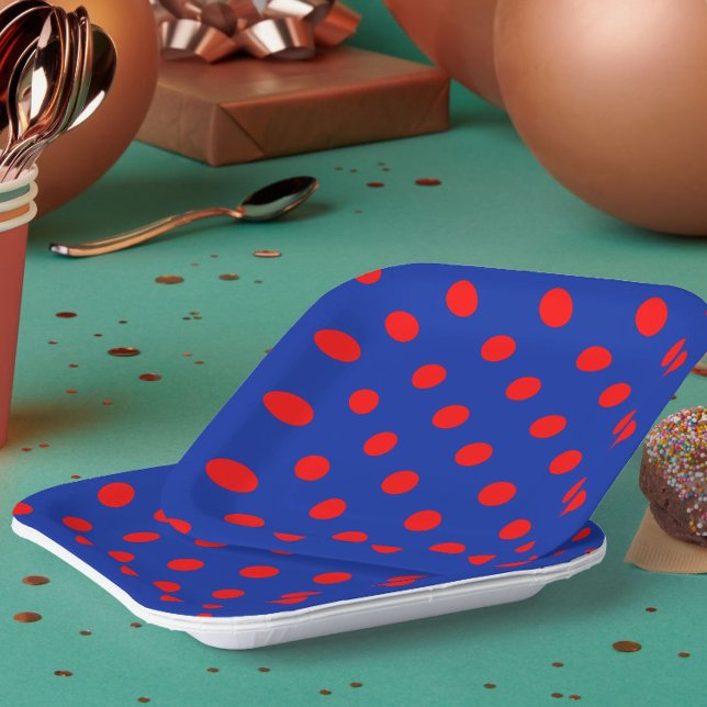 Assiettes En Carton Red On Blue Polka Dots Pattern Design  (Créateur téléchargé)