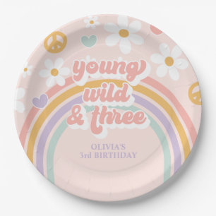 Assiettes En Carton Retro Rainbow Young Wild Three 3e anniversaire
