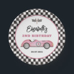 Assiettes En Carton Retro Rose Race Car Deux Fille Rapide Anniversaire<br><div class="desc">Ces assiettes en papier accrocheuses allient le charme vintage et le fantaisie ludique,  avec une voiture de course rétro magnifiquement illustrée dans une couleur sereine de rose poussiéreux.</div>