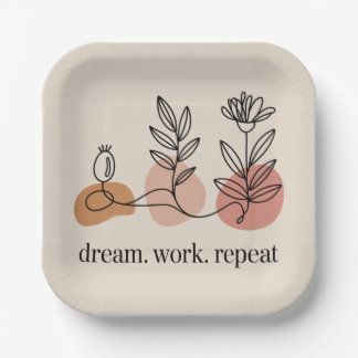 Assiettes En Carton Rêver. Travailler. Répéter
