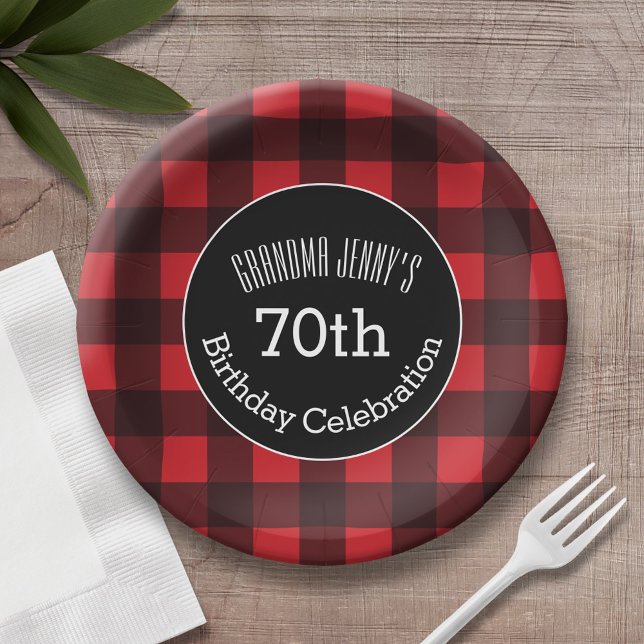 Assiettes En Carton Rouge rustique et noir Buffalo plaqué fête d'anniv (Personalized birthday plate with buffalo check pattern)