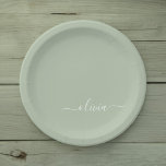 Assiettes En Carton Sage Green Minimaliste Moderne Monogramme Élégant<br><div class="desc">Découvrez notre collection moderne minimaliste de monogramme Sage Green : Élégez votre esthétique avec une sophistication sereine et une élégance intemporelle. Notre collection présente des designs minimalistes dans une teinte verte sage et tranquille, complétés par des monogrammes raffinés adaptés à votre style personnel. De la papeterie polie aux accessoires polyvalents,...</div>