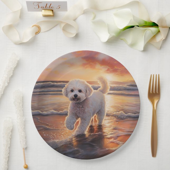 Assiettes En Carton Sandy Paws Bichon Frise Dog sur Beach Sunset (Mariage)