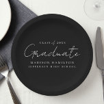 Assiettes En Carton Script manuscrit moderne noir Graduation<br><div class="desc">Élevez votre décor de fête de remise de diplômes avec nos assiettes de finition élégantes! Dotés d'un chic script blanc manuscrit et d'un arrière - plan noir, ces plaques en papier ajoutent une touche de sophistication à votre célébration. Personnalisez-les avec le nom du diplômé, l'année de diplôme et le nom...</div>
