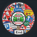 Assiettes En Carton Signes de route colorés, fête d'anniversaire<br><div class="desc">Des panneaux de signalisation colorés en provenance du Royaume-Uni, avec des véhicules prêts pour la route, un design amusant pour votre fête d'anniversaire enfant Il y a une invitation à la fête de jumelage, un bouton d'âge, des serviettes et des tasses en papier aussi, parfait pour le garçon ou la...</div>