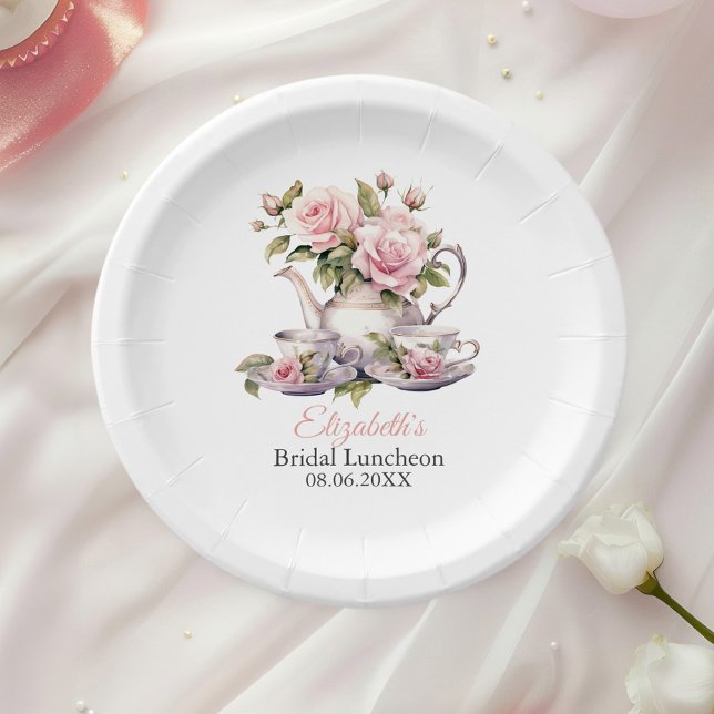 Assiettes En Carton Thé de Jeûner Mariage Roses Rose Fardé Brunche (Blush Pink Roses Bridal Luncheon Tea Brunch Paper Plates on a table with a white rose.)