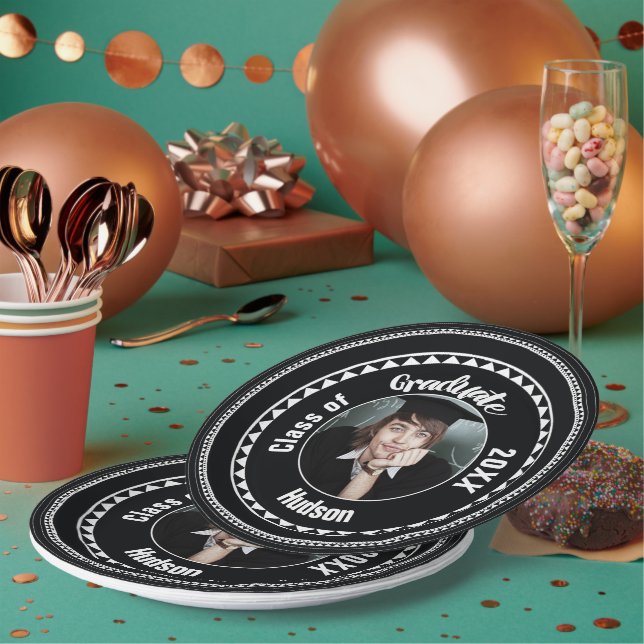 Assiettes En Carton Triangle Motif Graduation Nom de la photo Année (Multi)