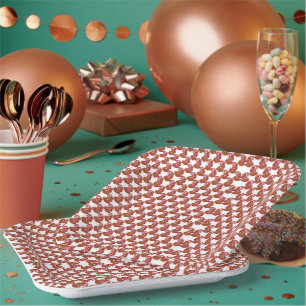 Assiettes En Carton Un bout de papier d'emballage enroulé avec un fest