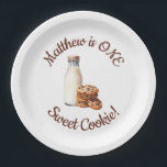 Assiettes En Carton Un Cookie Sucré ! Première fête d'anniversaire<br><div class="desc">Nous célébrons un biscuit ! Ces biscuits et assiettes d'anniversaire au lait sont parfaits pour votre événement !</div>