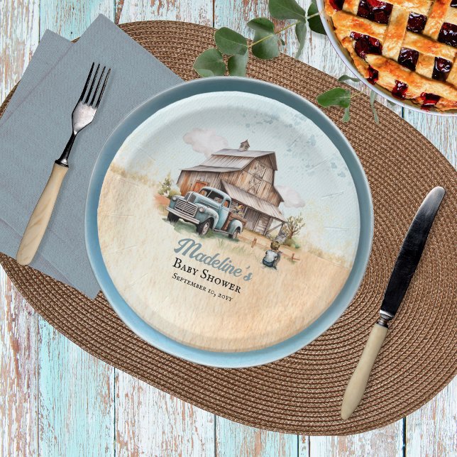 Assiettes En Carton Un mignon petit Baby shower agricole ("A Cute Little Farm Boy Is On His Way!" Rustic Barn and Vintage Truck Boy Baby Shower Paper Plates)