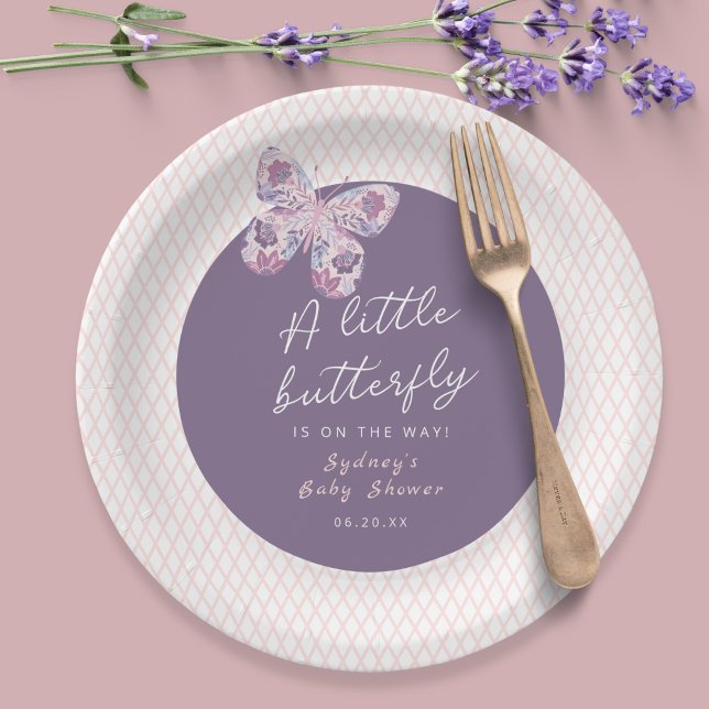 Assiettes En Carton Un petit papillon est sur le Baby shower Way (Shown on a 9" round plate)
