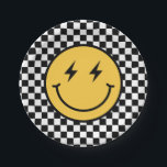 Assiettes En Carton Vérificateur Joyeux Visage Anniversaire<br><div class="desc">Ajoutez une touche de finesse au décor de votre petit anniversaire avec ces assiettes à damiers visage joyeux.</div>