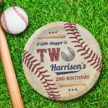Assiettes En Carton Vintage Baseball Boys 2e anniversaire<br><div class="desc">Célébrez dans le style avec ces assiettes de papier tendance 2ème anniversaire. Le design est facile à personnaliser avec votre propre libellé et votre famille et vos amis seront ravis de voir ces fabuleuses assiettes de fête.</div>