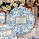 Assiettes En Carton Vintage Elegant Floral Bleu n Blanc Silver Bridal<br><div class="desc">Orné, à l'aspect tridimensionnel baroque rococo cadre argenté est placé sur un élégant motif de papier peint vintage français ou anglais régence floral. L'oeuvre originale a été minutieusement restaurée et dessinée graphiquement par Audrey Jeanne Roberts, artiste de renommée internationale. © Pour nous customiser le message des couleurs (nous le ferons...</div>