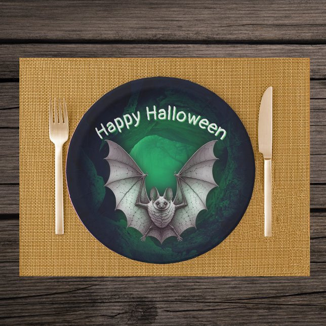 Assiettes En Carton Volant Déplaisant Gris Chat Misty Gris grisonnante (Creepy flying grey bat in misty glowing green cave on Halloween party paper plates.)