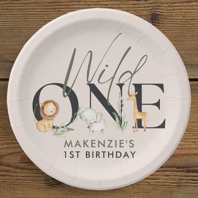 Assiettes En Carton Wild One Safari 1ère fête d'anniversaire (A paper plate with "Wild One" text, safari animals, and "Makenzie's 1st Birthday" inscription)