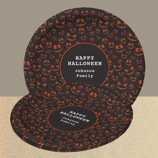 Assiettes En Carton Yeux citrouilles et Grins dans la fête d'Halloween (Pumpkin Eyes and Grins in Black Halloween Party Paper Plates)