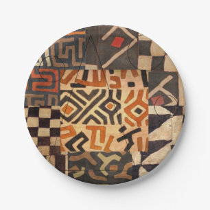 assiettes en papier avec une touche africaine