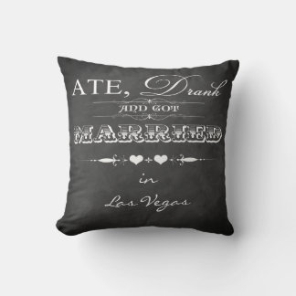 Ate, bu et s'est marié FAUX Chalkboard Coussin