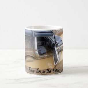 Attaquez la tasse 4x4 outre de la jeep de roader