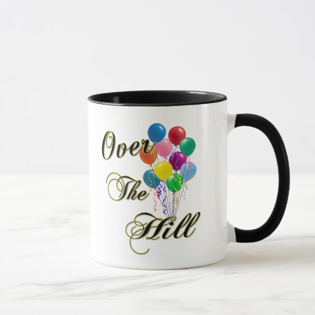 Au-dessus des tasses d'anniversaire de colline et (Droite)