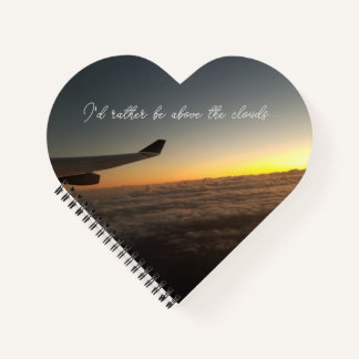Au-dessus du carnet du coeur des nuages