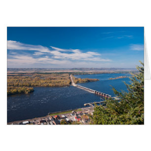 Au-dessus du fleuve Mississippi et du barrage chez