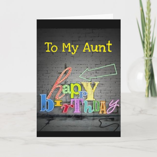 **AUNT** ÉCRIRE EST SUR LA CARTE D'ANNIVERSAIRE DU (Devant)