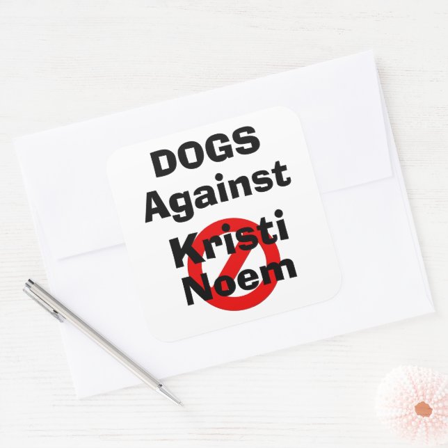 Autocollant Chiens Contre Kristi Noem (Enveloppe)