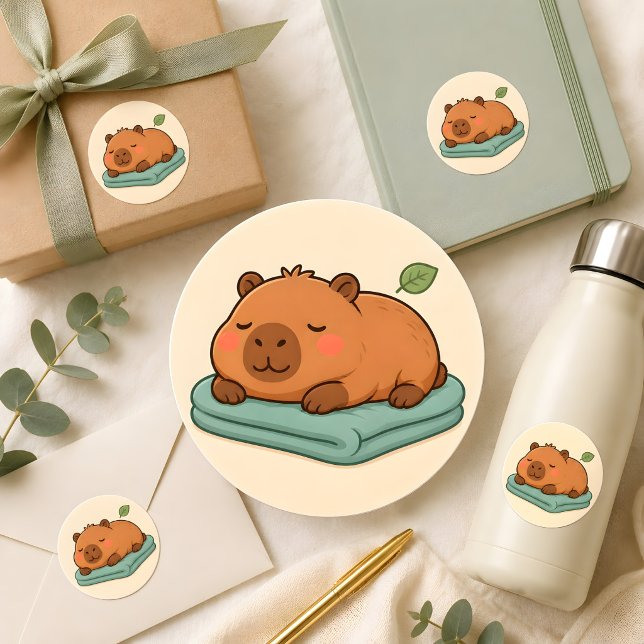 Autocollant de capybara mignon endormi sur une cou (Créateur téléchargé)