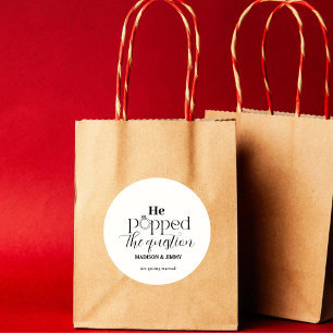 Autocollant de fête de fiançailles, il a fait sa d