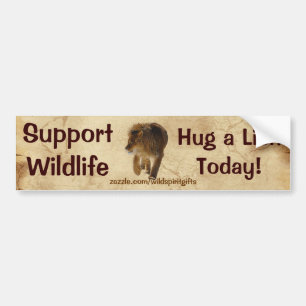 Autocollant De Voiture HUG A LION Funky Wildlife Support Bumper Sticker