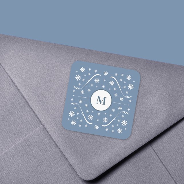 Autocollant monogramme à fleurs bleues Dusty (Dusty Blue Flower Power Monogram Sticker)