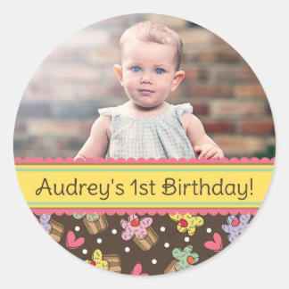 Autocollant photo d'anniversaire de fille Cupcakes
