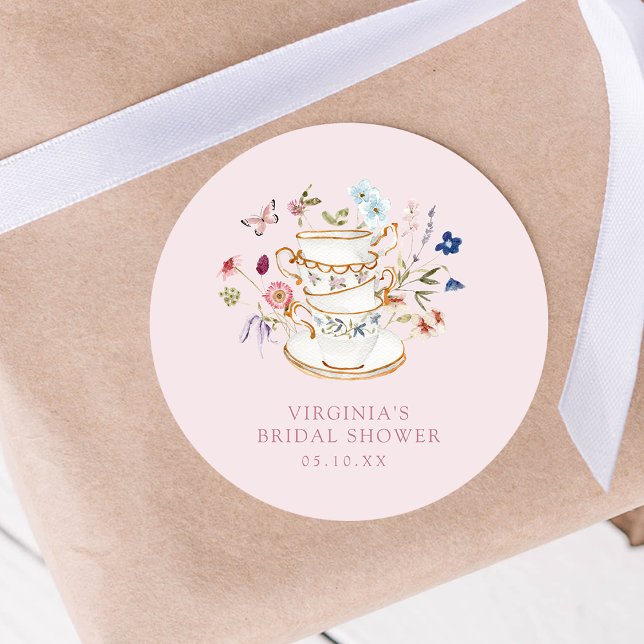 Autocollant pour Baby Shower sur le thème de la fê (Pink Tea Party Bridal Shower Round Sticker by Painted Paperie
)