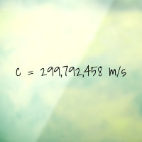 Vitesse de lumière "c=299792458 m/s" Math & Scienc