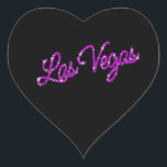 Autocollant pourpre Las Vegas<br><div class="desc">Cet autocollant de Las Vegas est accentué avec un type violet brillant sur un arrière - plan noir. Il fait partie de la collection Mariage Purple Las Vegas Sparkles,  et est parfait comme une enveloppe scellée ou une décoration de faveur.</div>