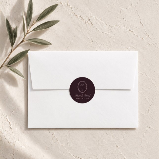 Autocollant Rond Classique Monogramme Noir Prune (Créateur téléchargé)