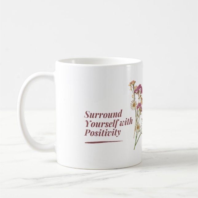 Autour De Vous Avec Une Mug Florale Positive (Gauche)