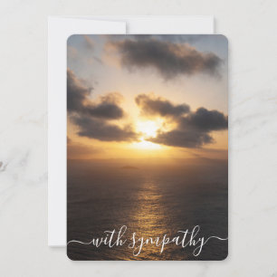 Avec le coucher de soleil sympathique sur les cond