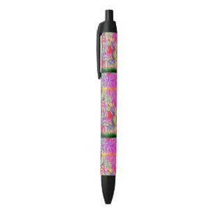 Avec les stylos roses de coeurs