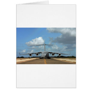 Avion cargo militaire atterrissage