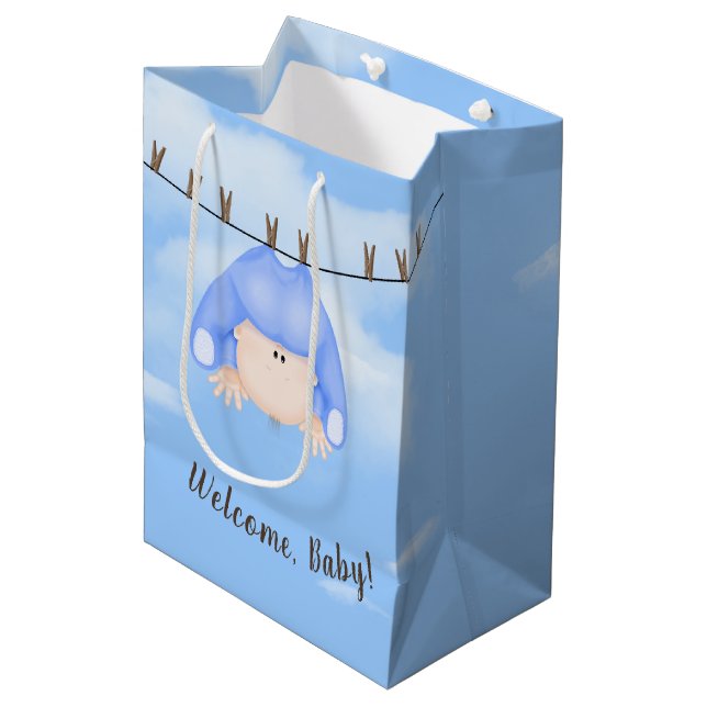 Baby Boy sur Clothesline Medium Cadeau Sac (Devant Angle)