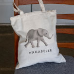Baby Elephant Sac fourre-tout personnalisé pour en<br><div class="desc">Personnalisez ce sac fourre-tout pour créer le parfait bagage pour les activités de votre enfant. Il fait également un grand sac cadeau qui peut être réutilisé encore et encore. Le design présente mon éléphant d'aquarelle d'origine. Veuillez me contacter si vous avez besoin d'aide pour customiser votre commande.</div>