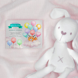 Baby Fox Dormant Sur Un Baby shower Nuageux Coloré