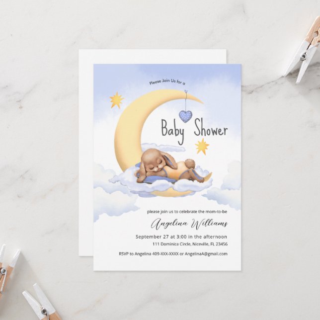 Baby shower invitation avec un adorable lapin. (Devant/Arrière en situation)