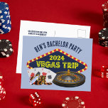 Bachelor Party Las Vegas Trip Invitation<br><div class="desc">Customisez votre propre carte postale d'invitation de baccalauréat pour un voyage à Las Vegas. invitations de cartes postales personnalisées cool avec des agrafes de casino de jeu comme un jeu de cartes, des jetons de poker et roulette roue avec Vegas Trip en script jaune. Amusant jeu escapade pour vos groomsmen...</div>