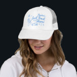 Bachelorette de ski Dernier Toast sur le Casquette<br><div class="desc">Chapeau de camionneur de soirée bachelorette personnalisé. Si vous prévoyez une escapade en bachelorette d'hiver, ces produits Après Ski sont l'ajout parfait pour rendre le week-end spécial! Avec de charmantes illustrations dessinées à la main de skis, cocktails, lapins de neige, boules disco, champagne, bottes de ski, etc., chaque pièce apporte...</div>