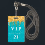 Badge Anniversaire turquoise or parties scintillant gout<br><div class="desc">Un badge moderne, élégant et glamour pour une fête d'anniversaire de 21e (ou tout âge). Un arrière - plan turquoise, vert, parties scintillant avec fausse parties scintillant d'or goutte à goutte, la peinture goutte à goutte. Personnalisez et ajoutez un nom. Le nom est écrit avec un script de style moderne...</div>